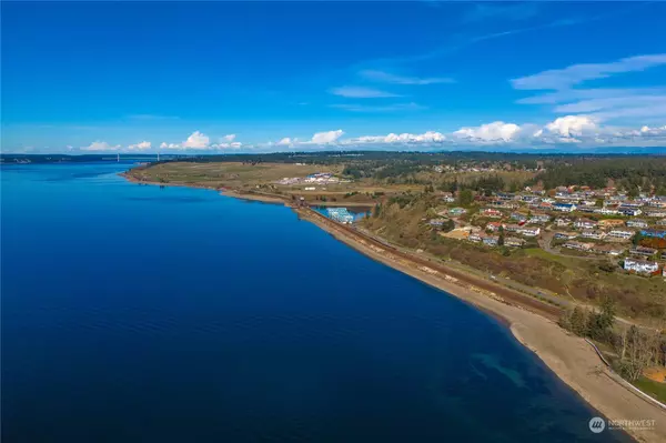 38 Puget DR, Steilacoom, WA 98388