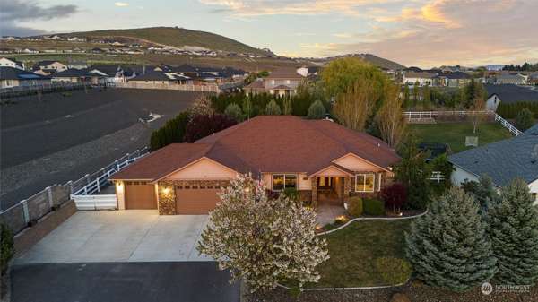 3821 Clover Rd, Kennewick, WA 99338