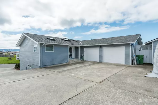 Anacortes, WA 98221,5210 Heather DR