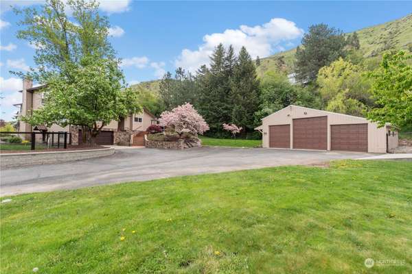 2811 Number 1 Canyon RD, Wenatchee, WA 98801