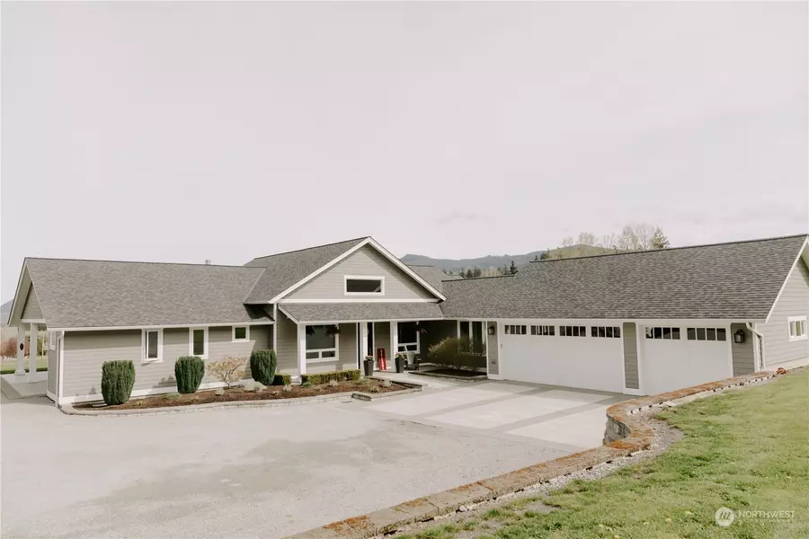 21367 Conway Hill LN, Mount Vernon, WA 98274