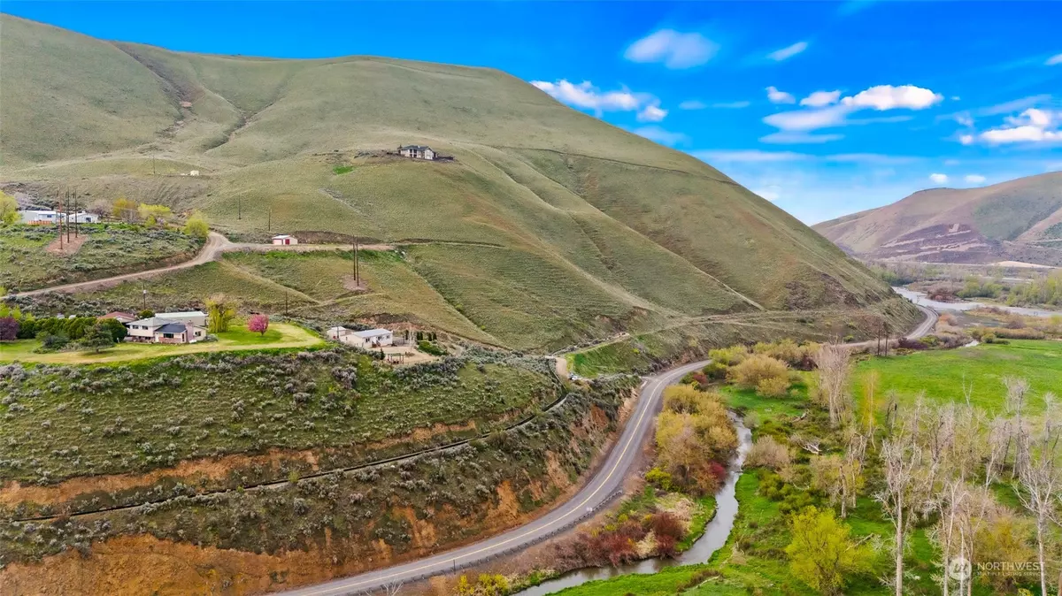 Moxee, WA 98936,3212 Thorp RD