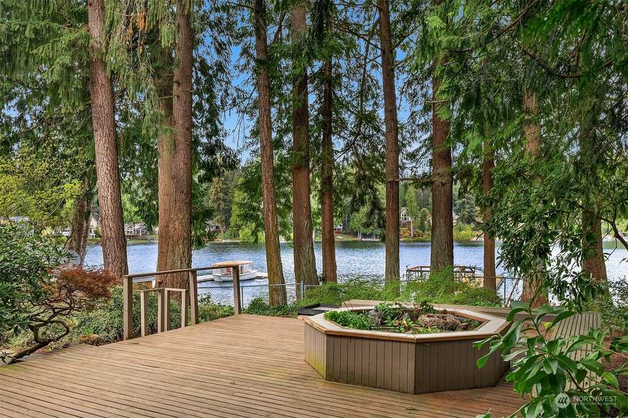 21824 SE 28th ST, Sammamish, WA 98075