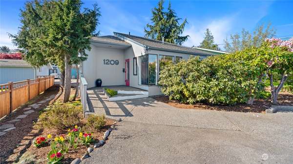 1209 11th Street, Anacortes, WA 98221