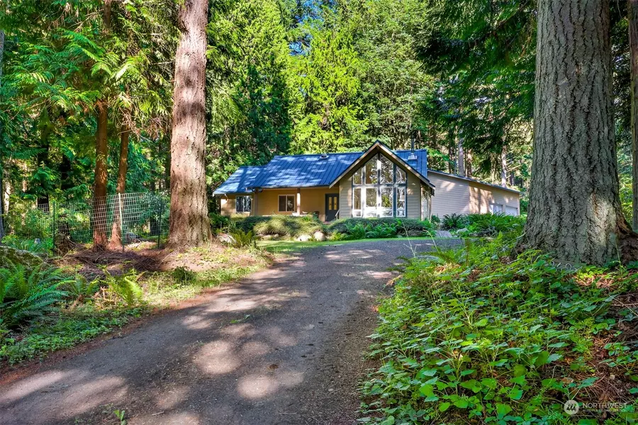 2694 W Shore DR, Lummi Island, WA 98262