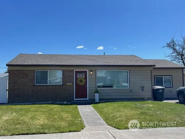 819 S Fairbanks DR, Moses Lake, WA 98837