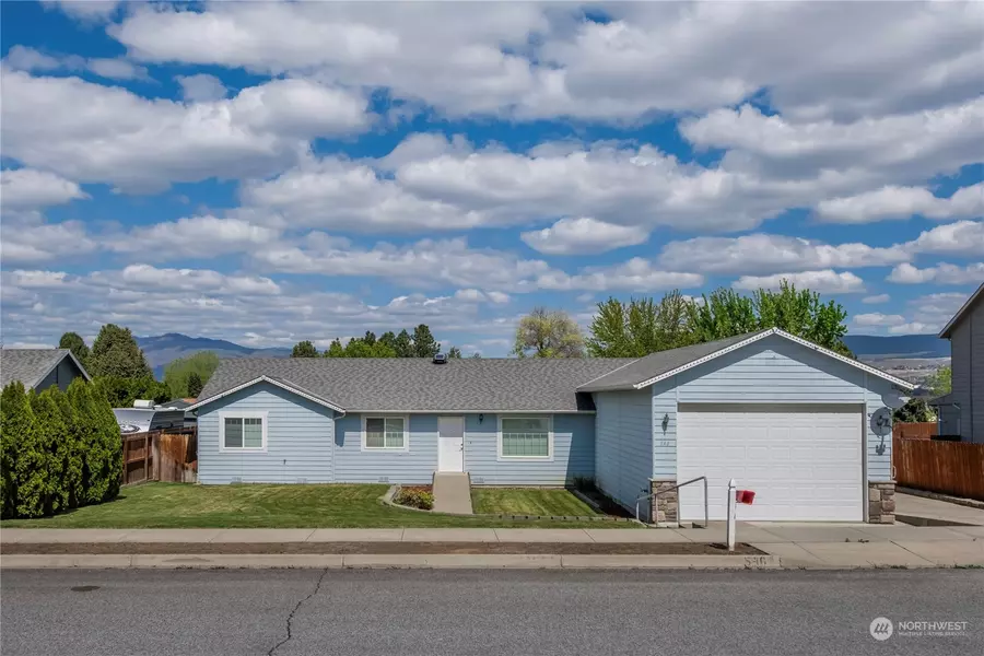 540 Chrisand LN, Wenatchee, WA 98801