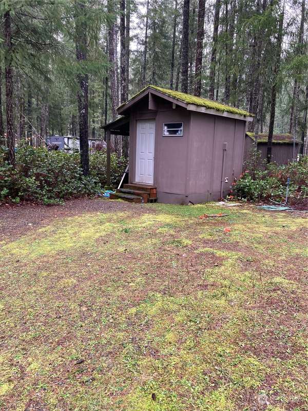 130 N Buckhorn WAY, Hoodsport, WA 98548