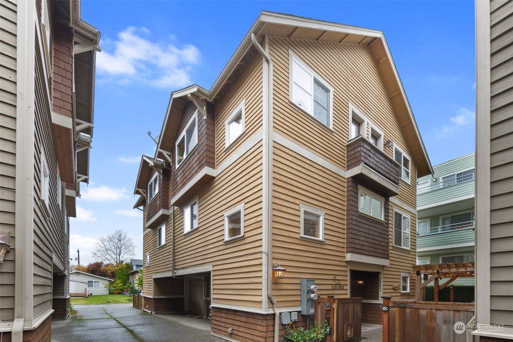 3023 60th AVE SW #A, Seattle, WA 98116
