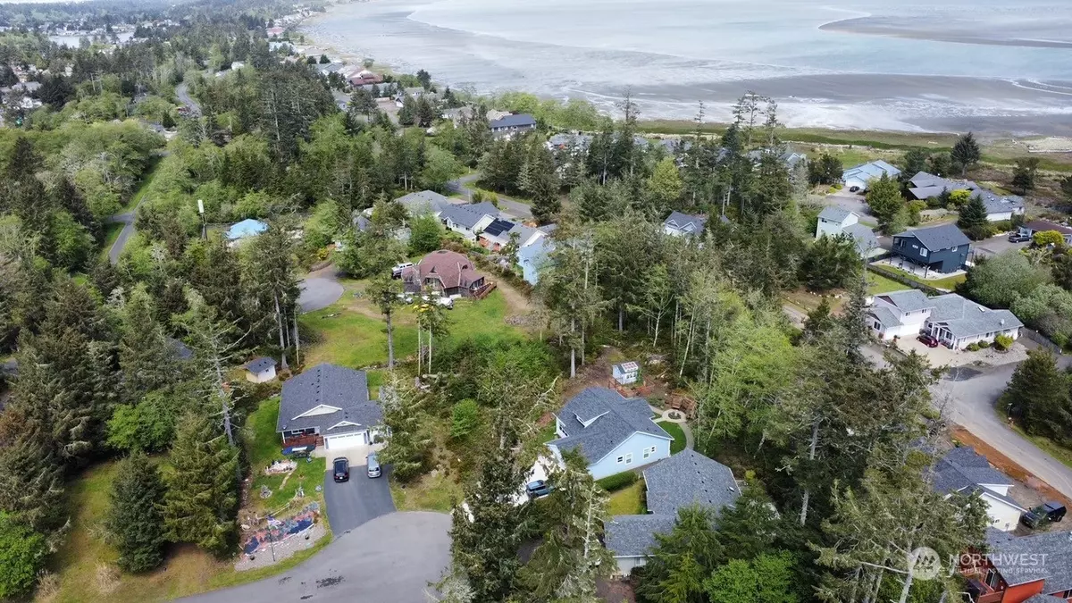 Ocean Shores, WA 98569,724 Trinity CT SE