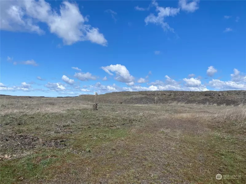 23151 E Lone Pine Rd, Creston, WA 99117