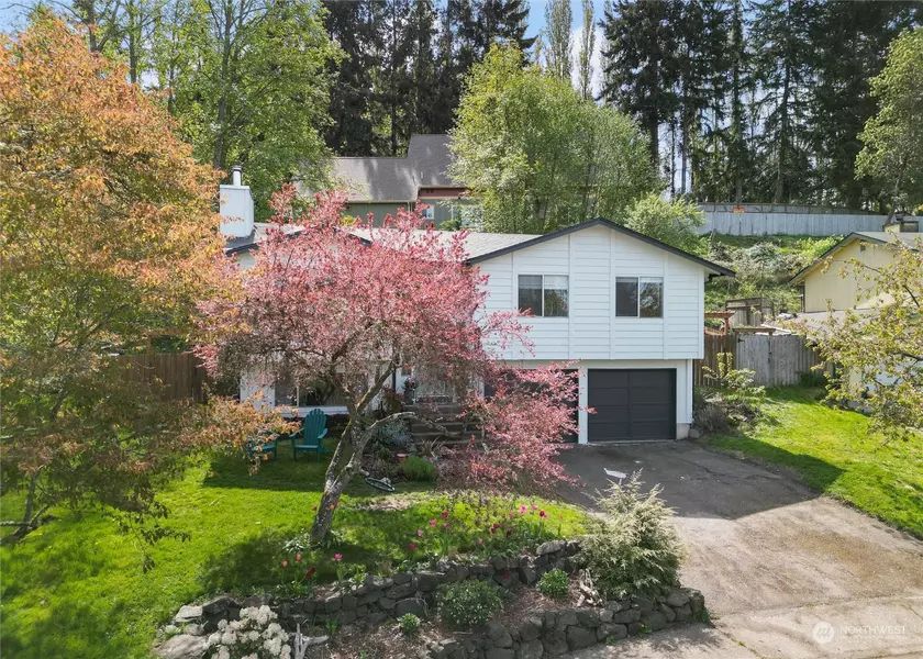 18483 NE 15th LOOP, Poulsbo, WA 98370