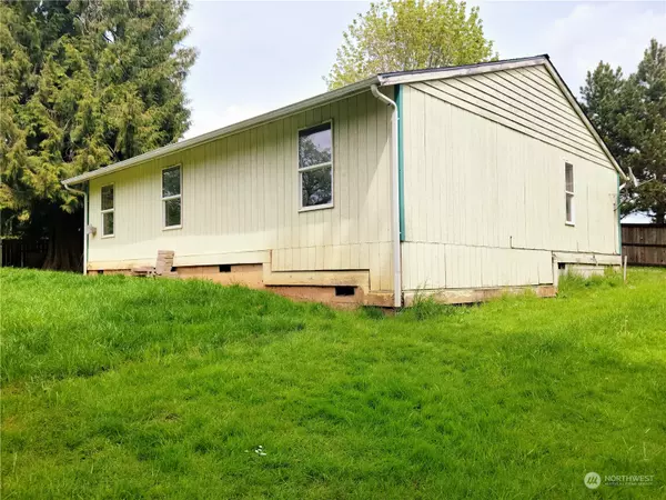 Winlock, WA 98596,200 Saint Helens WAY