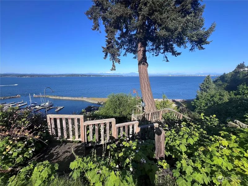 5 A Saratoga DR, Hat Island, WA 98206