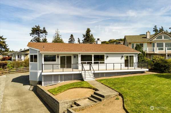 5102 Dundee Dr, Anacortes, WA 98221