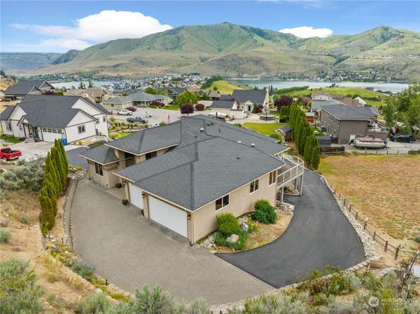 305 Orchard View DR, Chelan, WA 98816