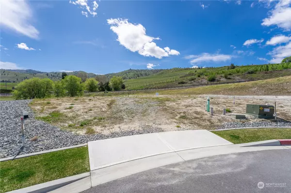 178 Loretta LN, Chelan, WA 98816