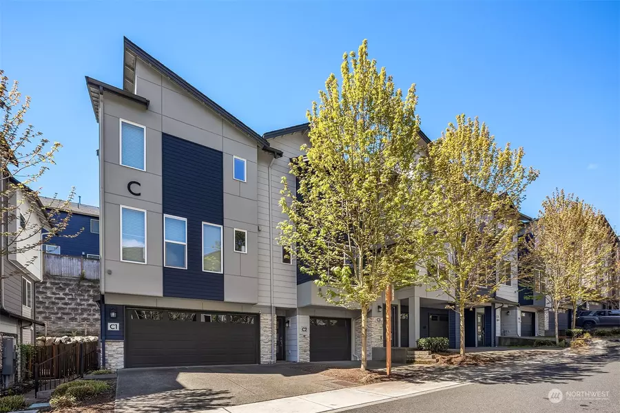 15720 Meadow RD #C2, Lynnwood, WA 98087