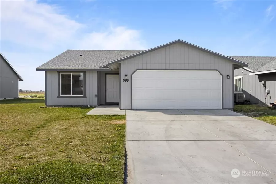 990 Sandstone ST, Othello, WA 99344