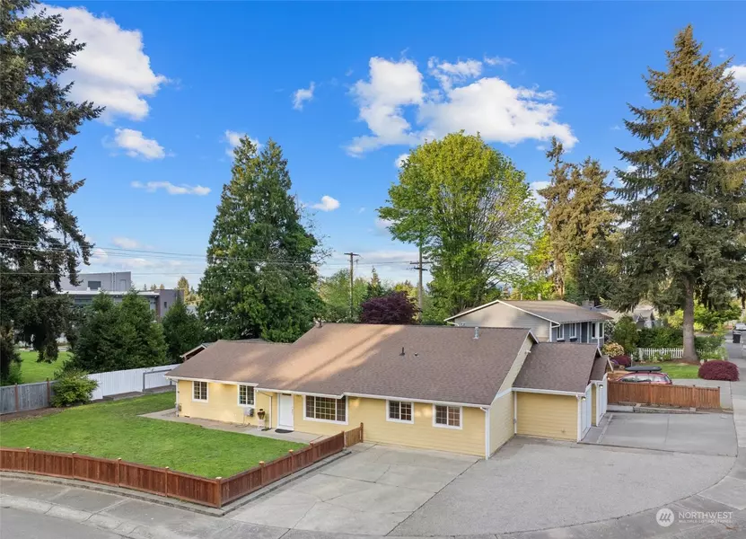 13404 NE 70th ST, Redmond, WA 98052