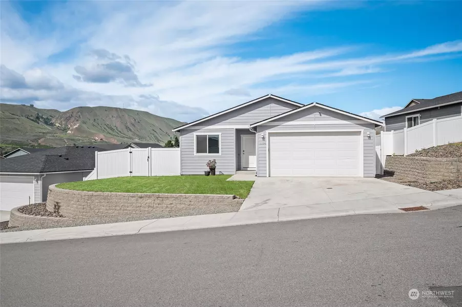 1104 S Nevada AVE, East Wenatchee, WA 98802