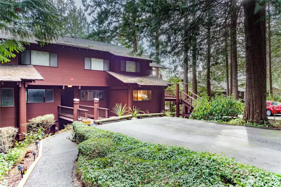 403 N North Bay Lane, Port Ludlow, WA 98365