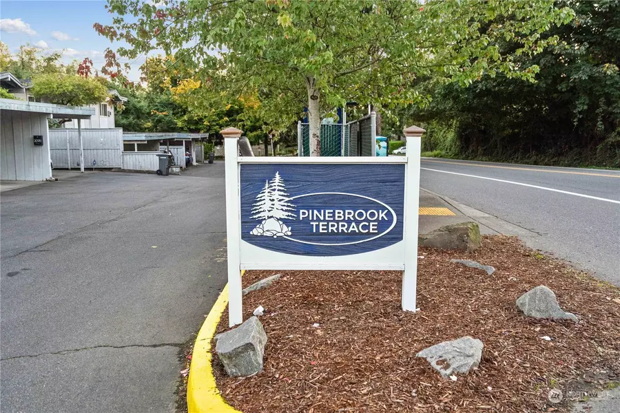 2302 S Pinebrook Lane #36, Des Moines, WA 98198