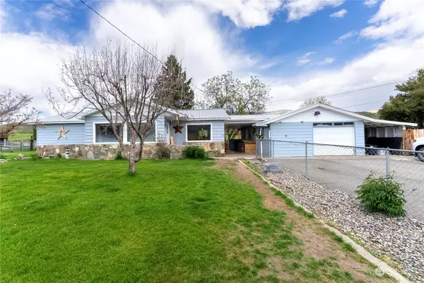 124 S State Frontage Road, Tonasket, WA 98855