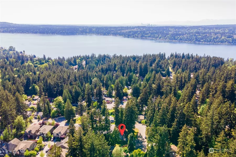 21205 NE 10th PL, Sammamish, WA 98074