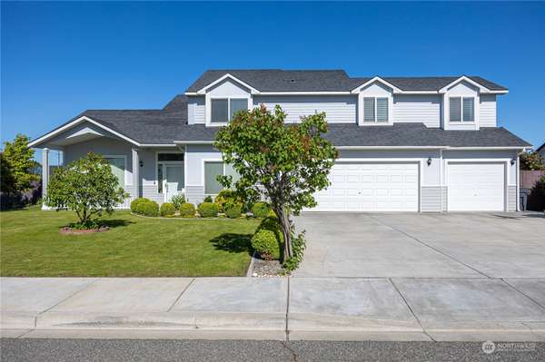 1700 Elmwood AVE, West Richland, WA 99353