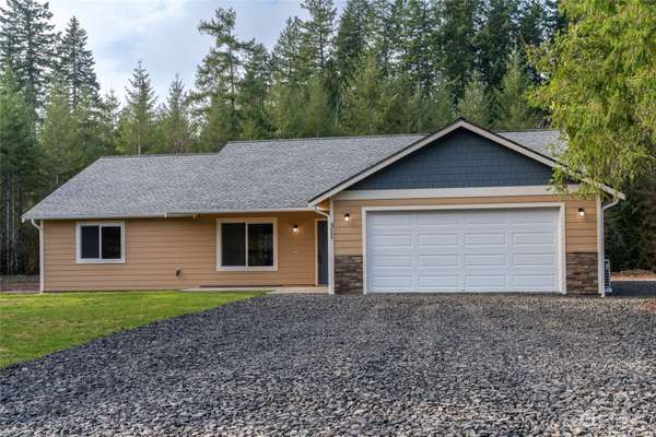 361 E McLane Cove DR, Grapeview, WA 98546