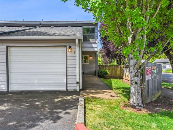 5301 Plomondon St #B7, Vancouver, WA 98661