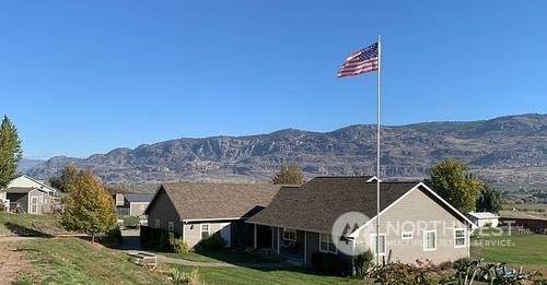 22 Rooster Flats, Oroville, WA 98844