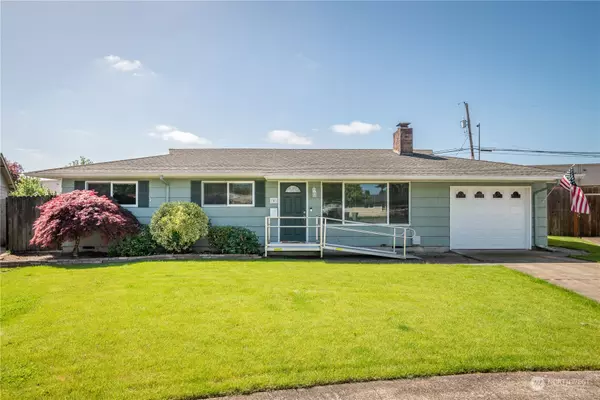 4 Terry CT, Longview, WA 98632