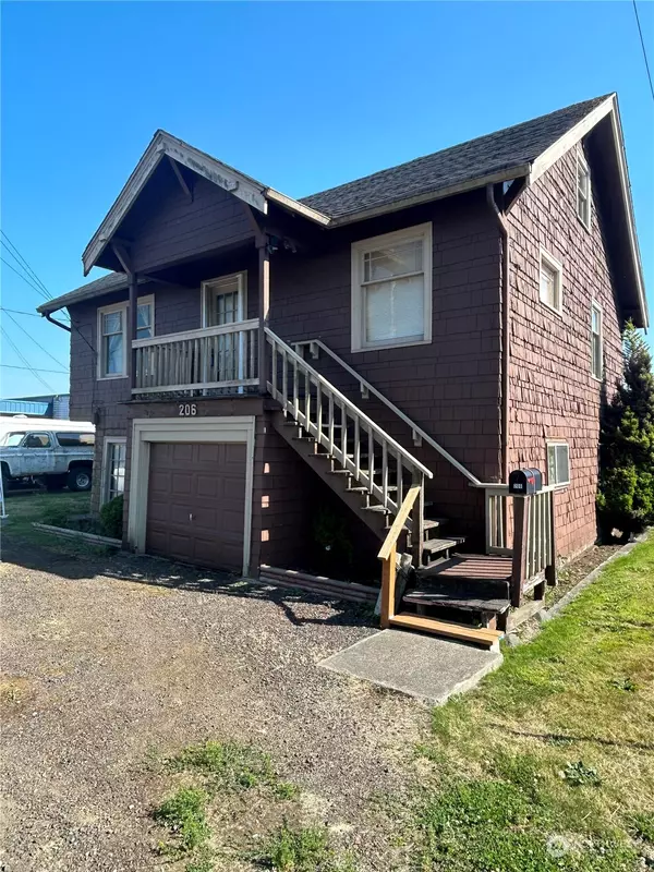 206 W Emerson AVE, Hoquiam, WA 98550