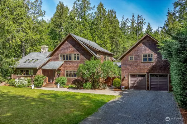 11315 Blue Heron LN NE, Bainbridge Island, WA 98110