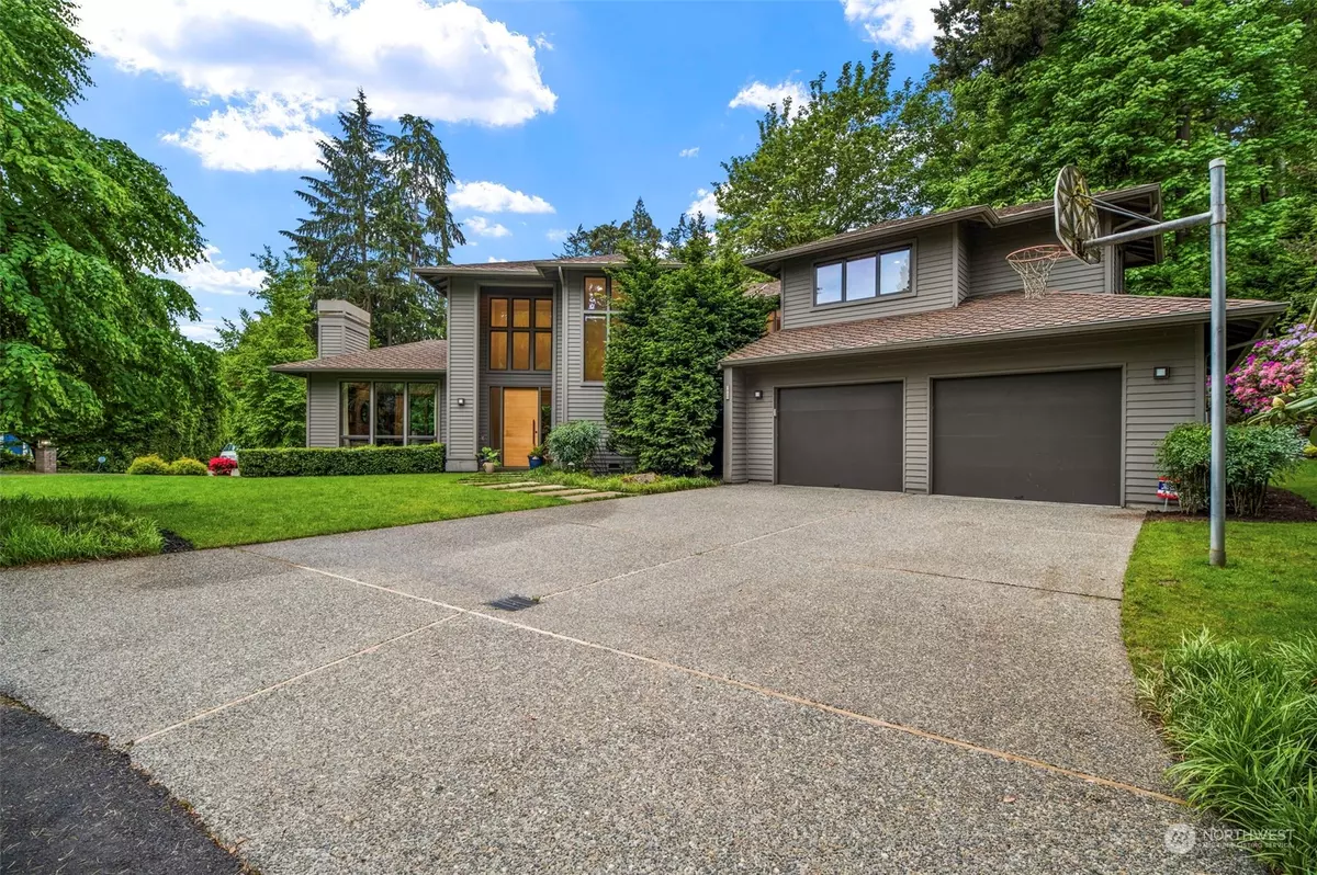 Mercer Island, WA 98040,8889 SE 74th PL