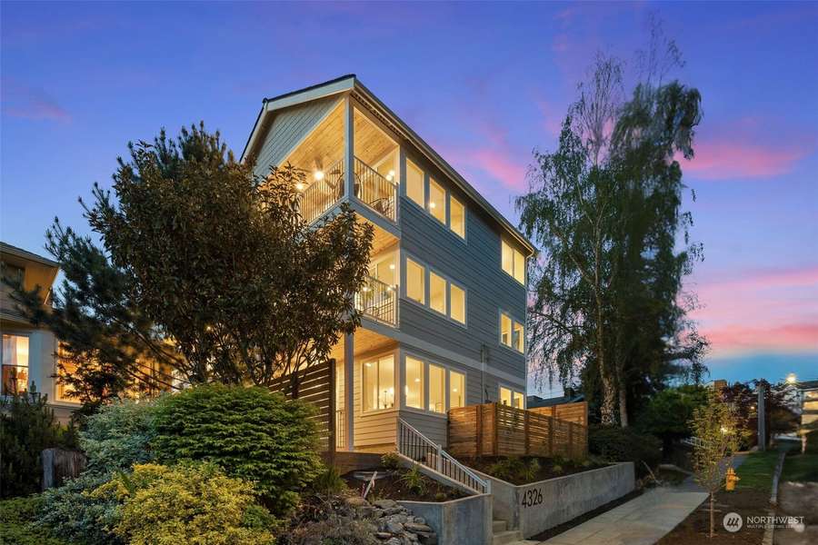 4326 B SW Mills ST, Seattle, WA 98136