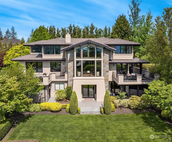 7125 Saint Andrews LN SE, Snoqualmie, WA 98065