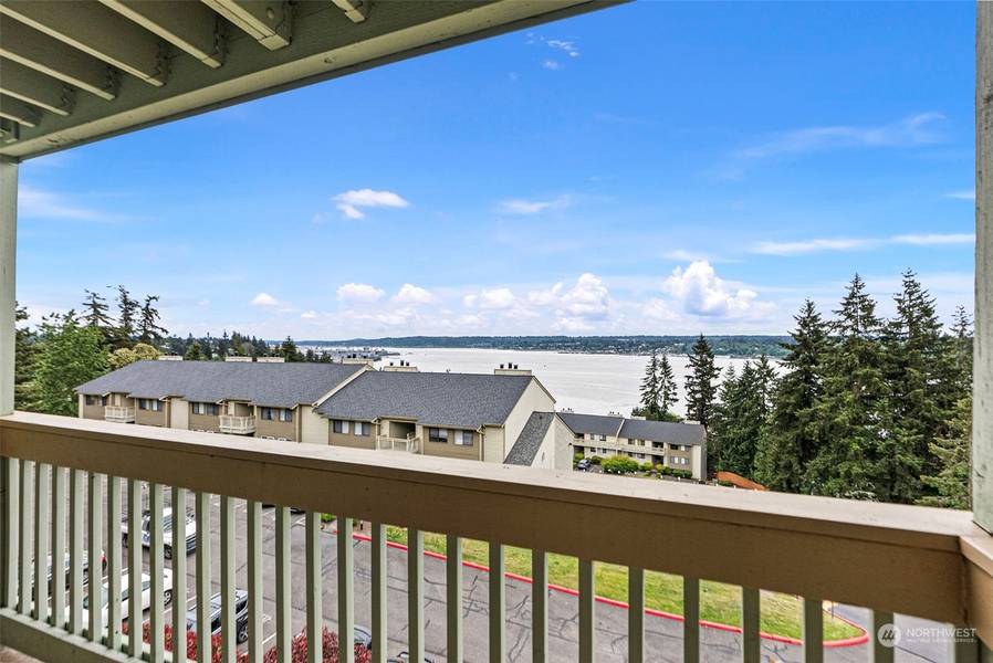 1735 W Sunn Fjord LN #I-206, Bremerton, WA 98312