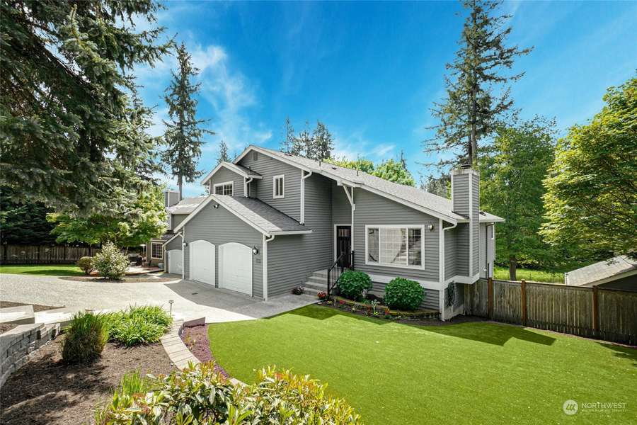 21505 NE 10th PL, Sammamish, WA 98074