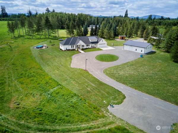 173 Bear Creek LN, Winlock, WA 98596