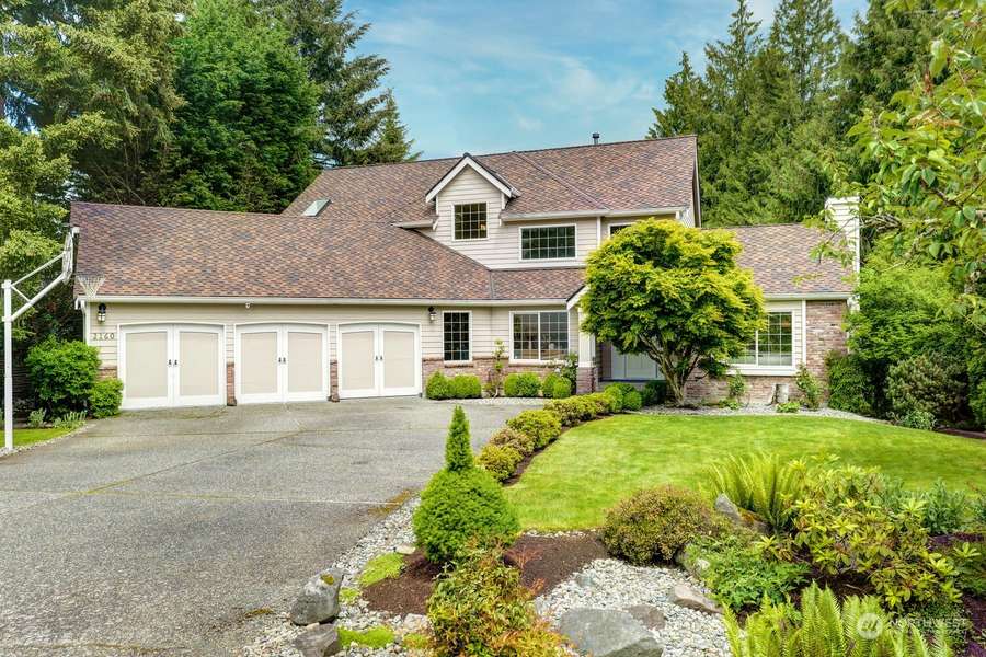 2160 Squak Mountain LOOP SW, Issaquah, WA 98027