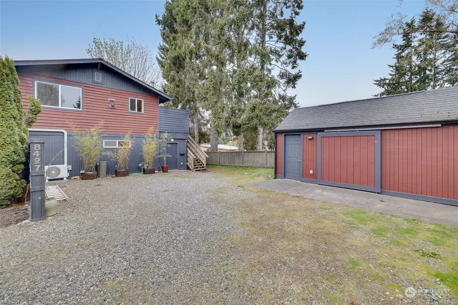 8427 228th ST SW, Edmonds, WA 98026