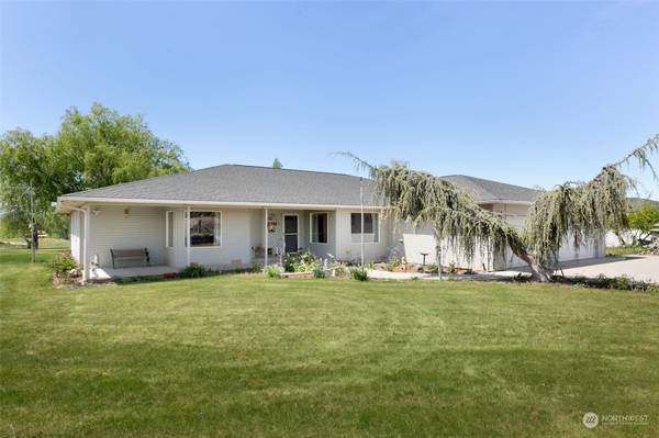 1670 Shotgun LN, Yakima, WA 98901