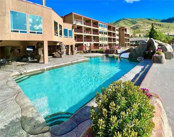 322 W Woodin AVE #402, Chelan, WA 98816