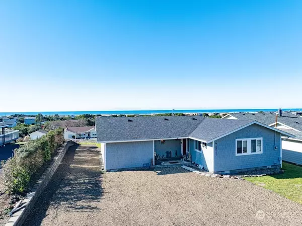 32111 J PL, Ocean Park, WA 98640