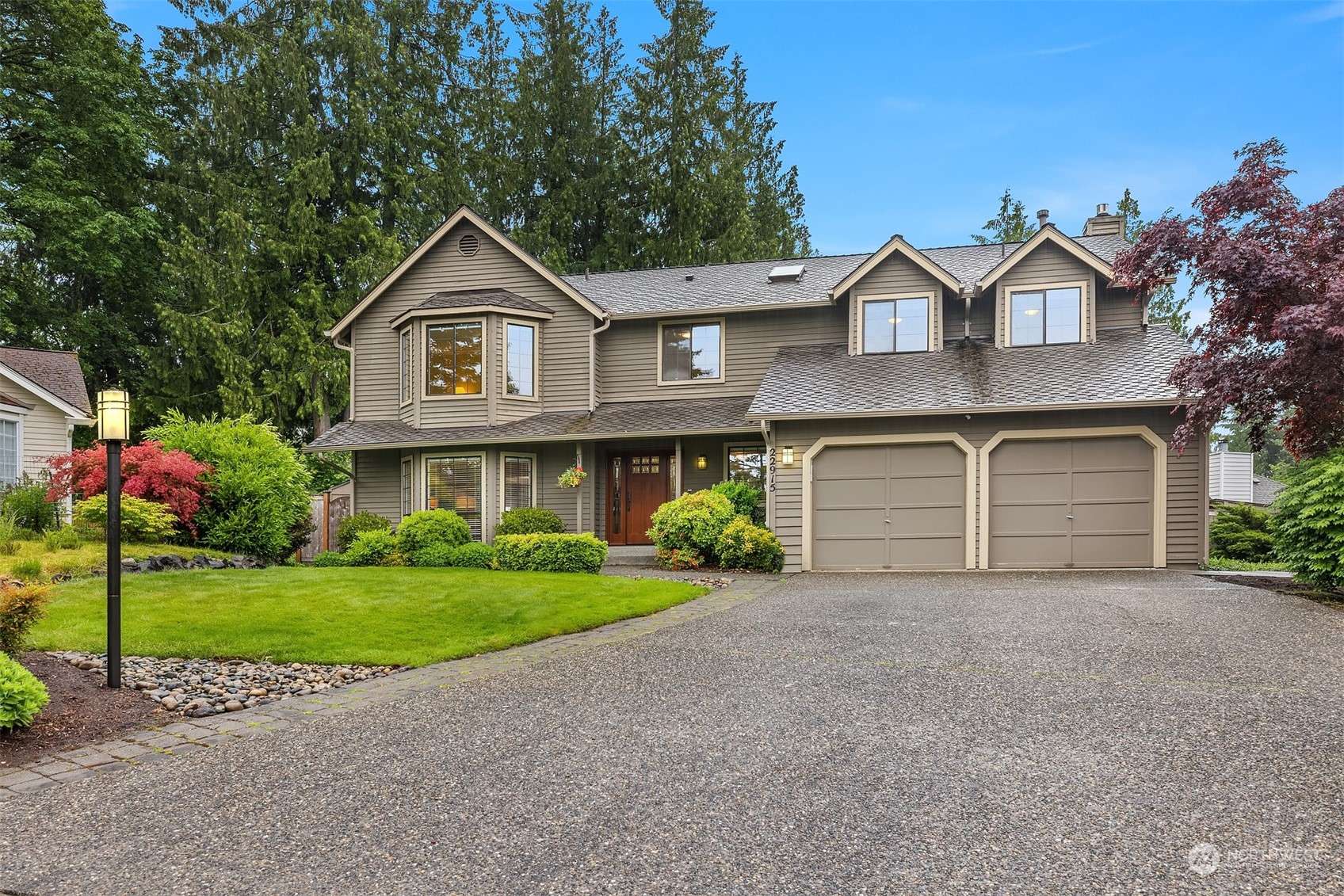 22915 NE 17th PL, Sammamish, WA 98074