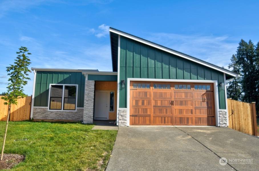 2122 Hawks View LN, Winlock, WA 98596