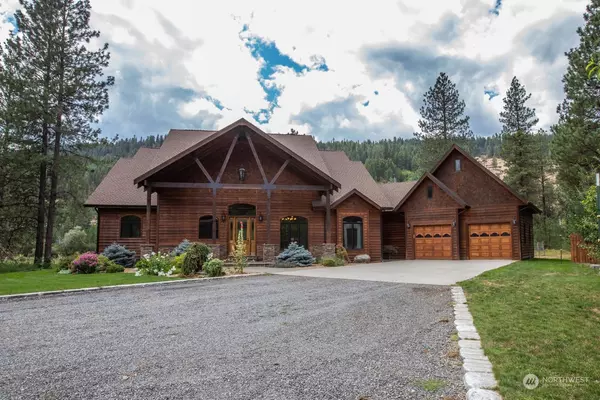 3349 F Rockcut RD, Kettle Falls, WA 98141